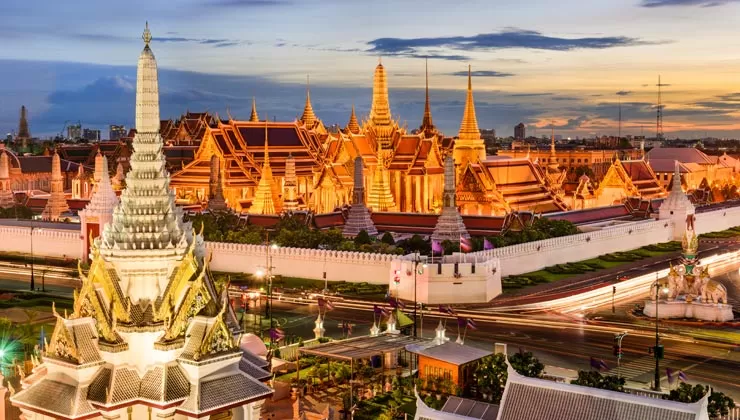 3 DAYS SHORT — TRIP — BIG THRILL — BANGKOK AWAITS