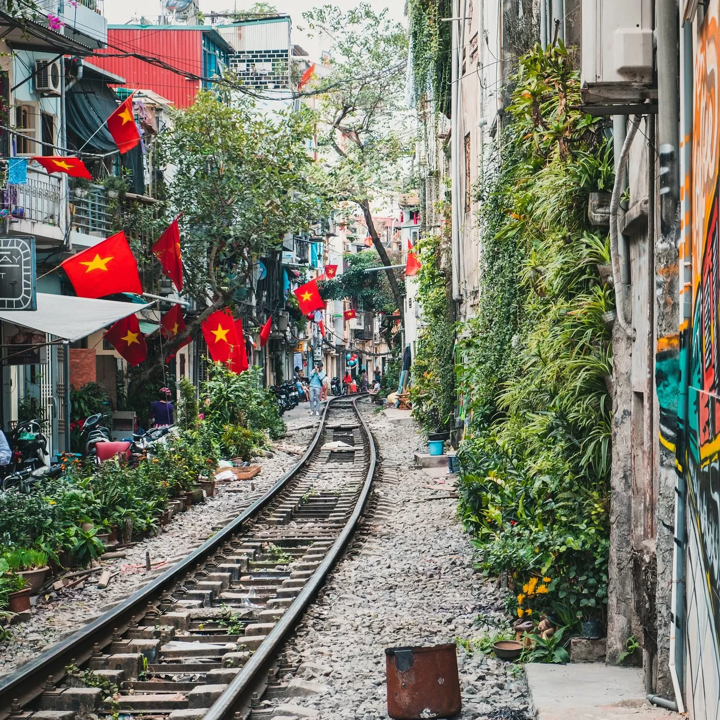 21 DAYS LEGENDS OF THE MANDARIN ROAD: A JOURNEY THROUGH VIETNAM'S TIMELESS BEAUTY