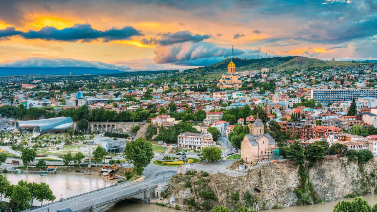 7-DAY THROUGH GEORGIA — WHERE EVERY MILE IS A MASTERPIECE