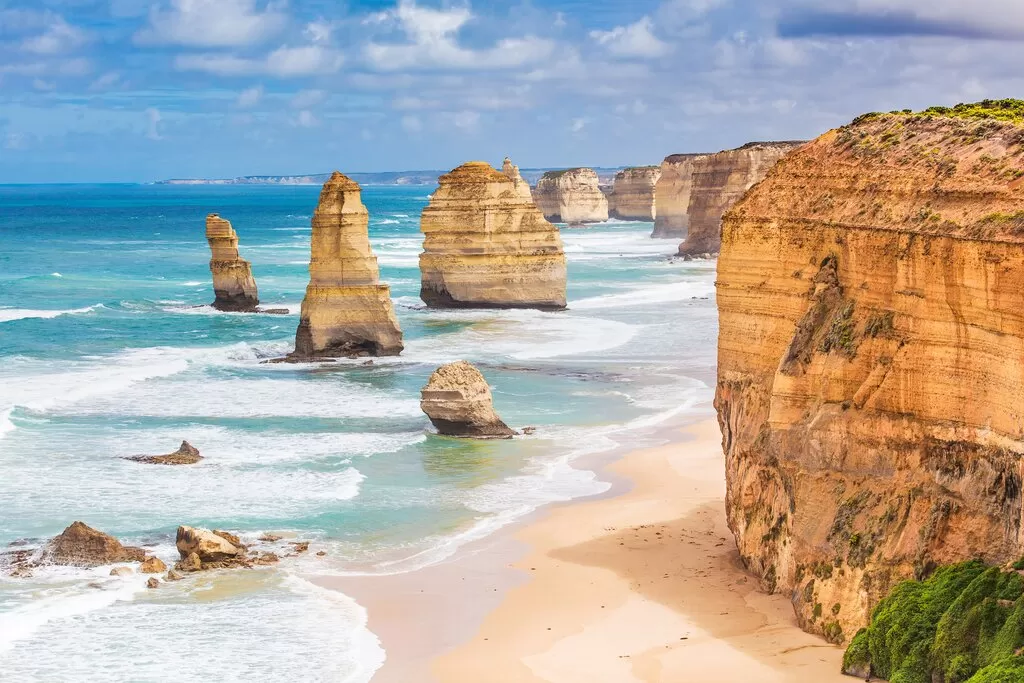 6 DAYS OF MAGIC: DISCOVER MELBOURNE & SYDNEY WITH INDIAN ELEGANCE!