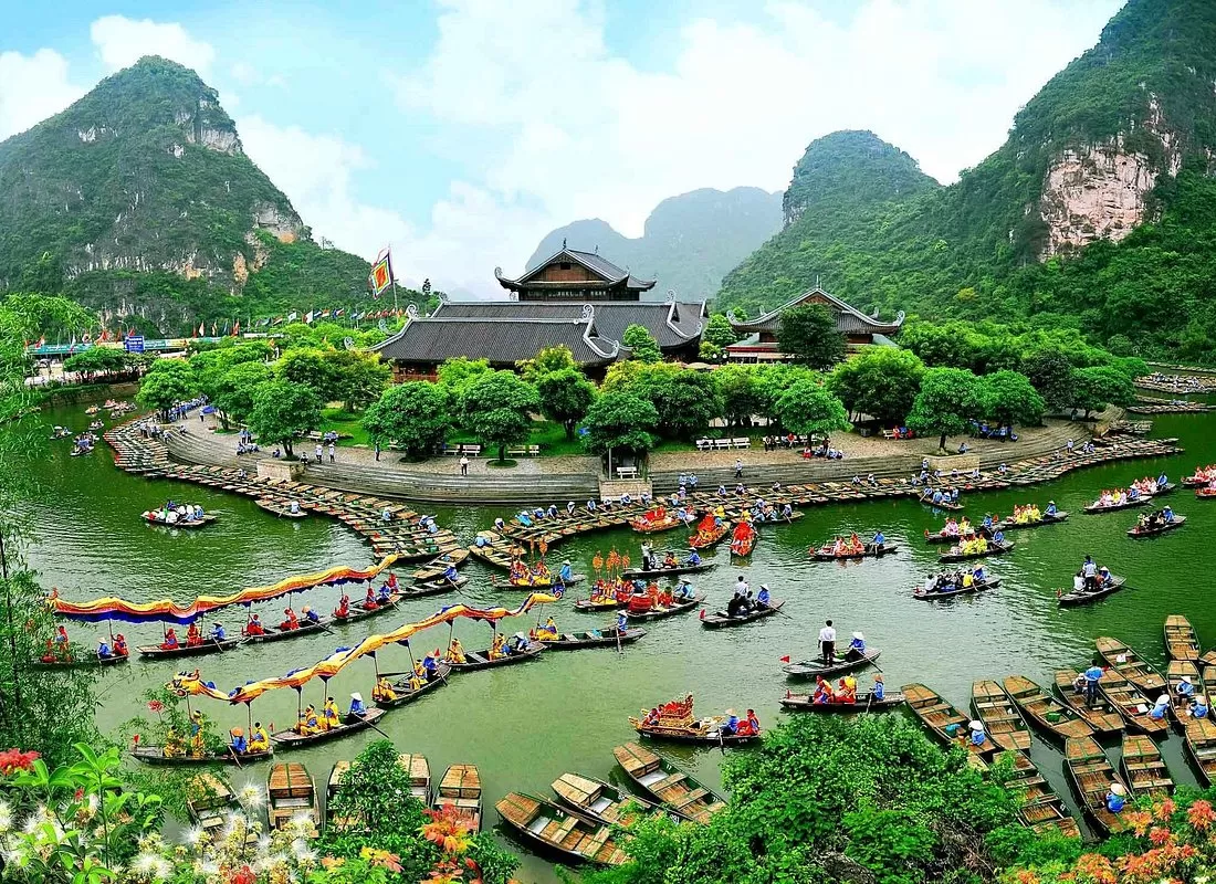 9 DAYS EXPLORE THE BEAUTY OF VIETNAM FROM NORTH TO SOUTH