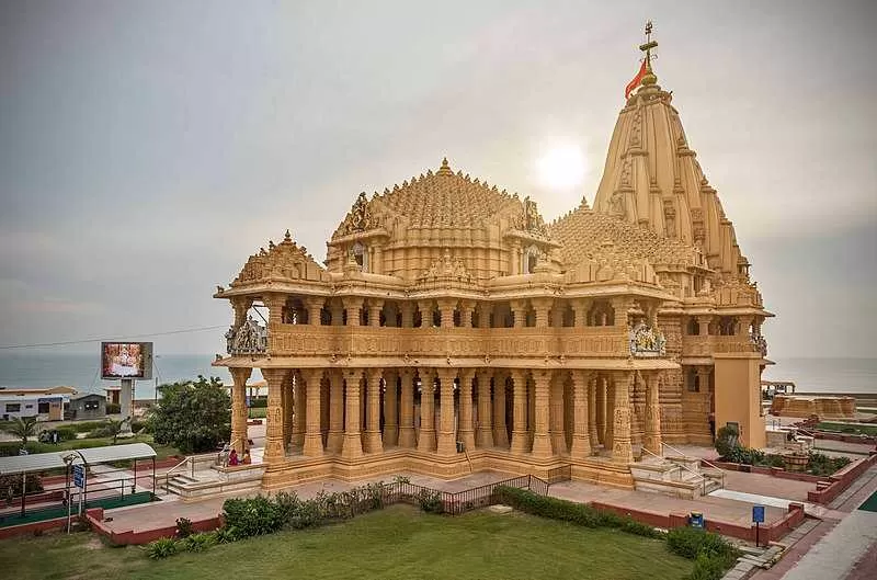 EXPLORE THE BEST OF GUJARAT IN 8 DAYS: HERITAGE, BEACHES AND SAFARI