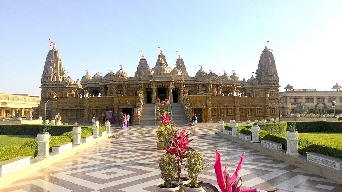 5 DAYS — GUJARAT PILGRIMAGE AND SPIRITUAL TOUR