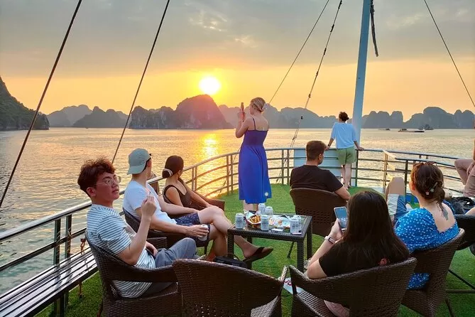 9 DAYS EXPLORE THE BEAUTY OF VIETNAM FROM NORTH TO SOUTH