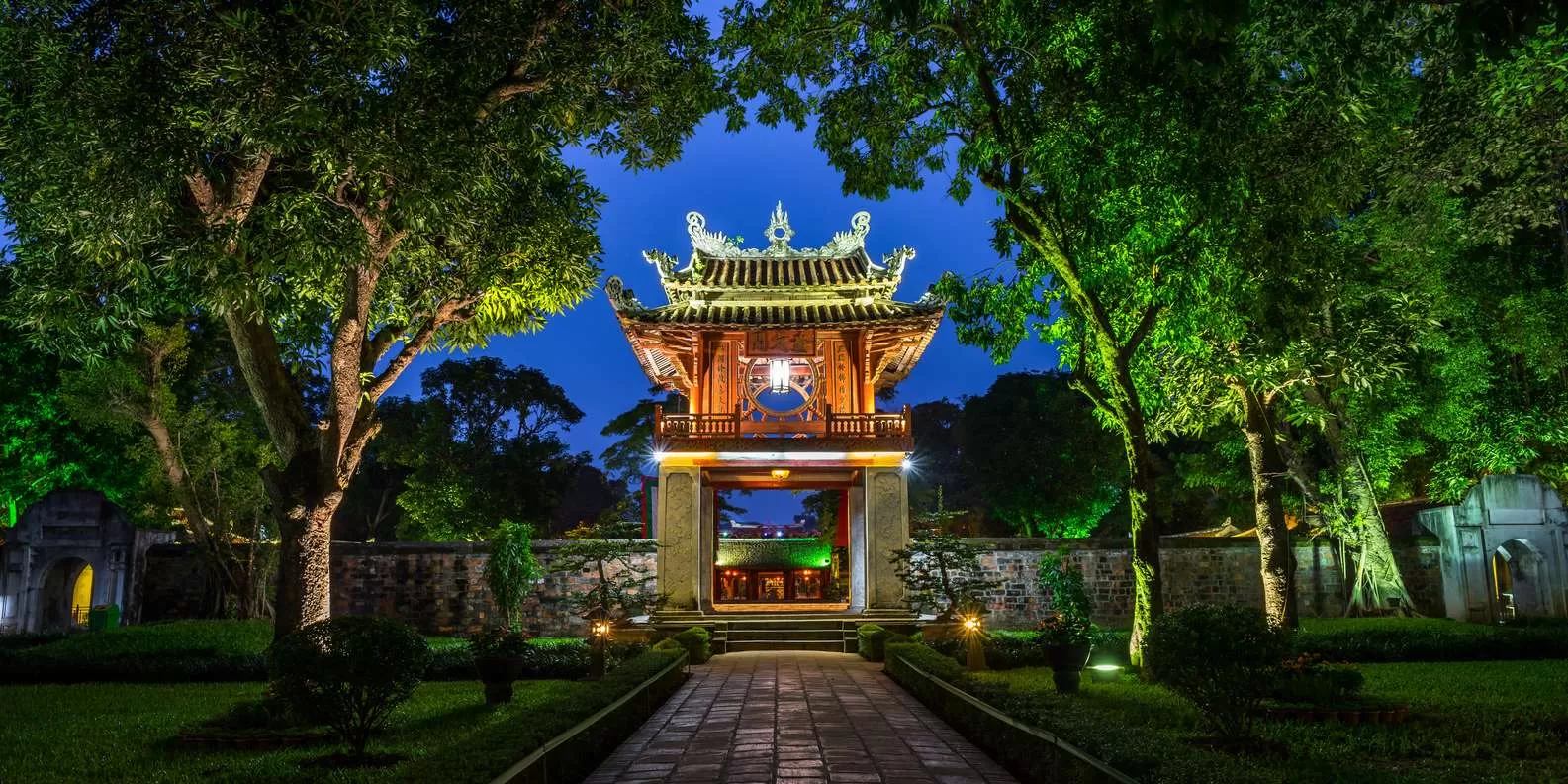 9 DAYS TOUR: HANOI — HALONG — DA NANG — HO CHI MINH CITY