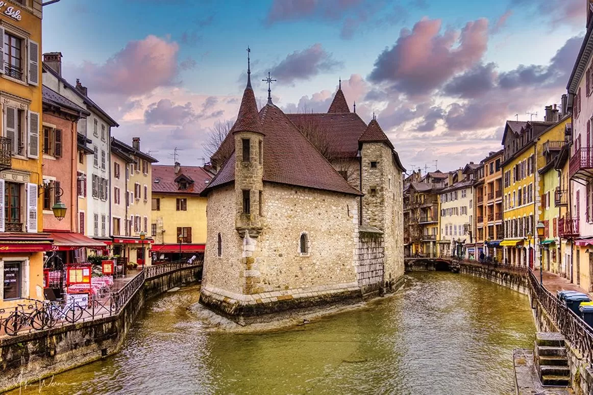 7-DAY WHISPERS OF ROMANCE: A JOURNEY THROUGH FRANCE AND SWITZERLAND