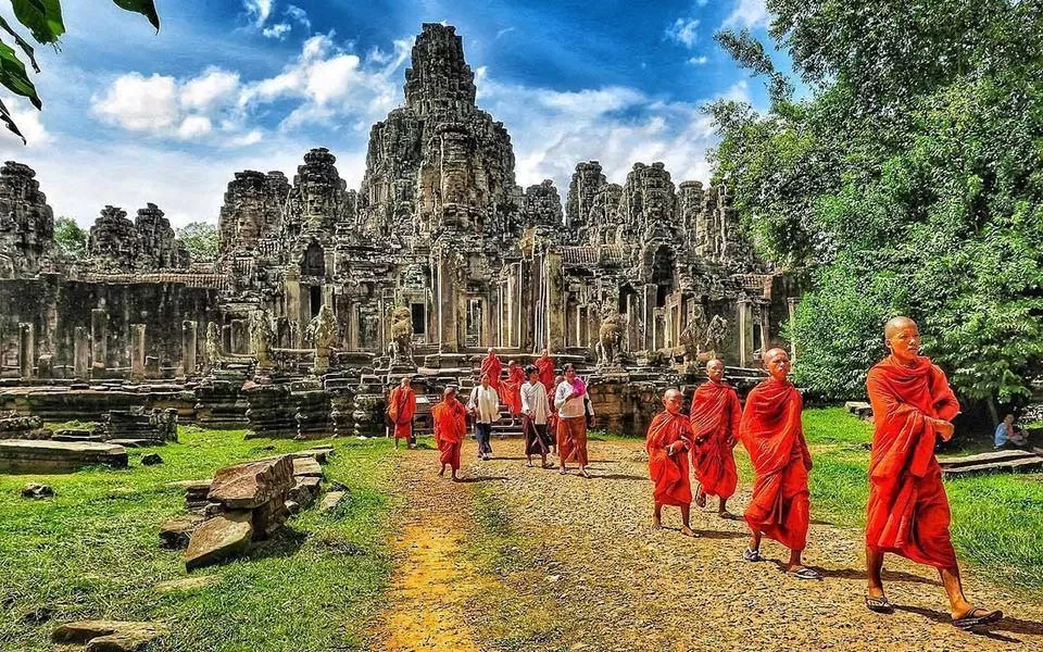 4 DAYS UNCOVER CAMBODIA’S SECRETS: TEMPLES, CULTURE, AND ADVENTURE