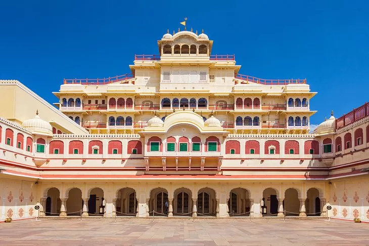 6 DAYS, 3 MARVELS – EMBARK ON A GOLDEN TRIANGLE ADVENTURE