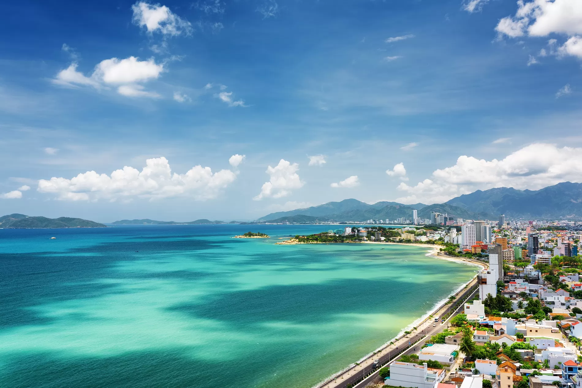 21 DAYS LEGENDS OF THE MANDARIN ROAD: A JOURNEY THROUGH VIETNAM'S TIMELESS BEAUTY