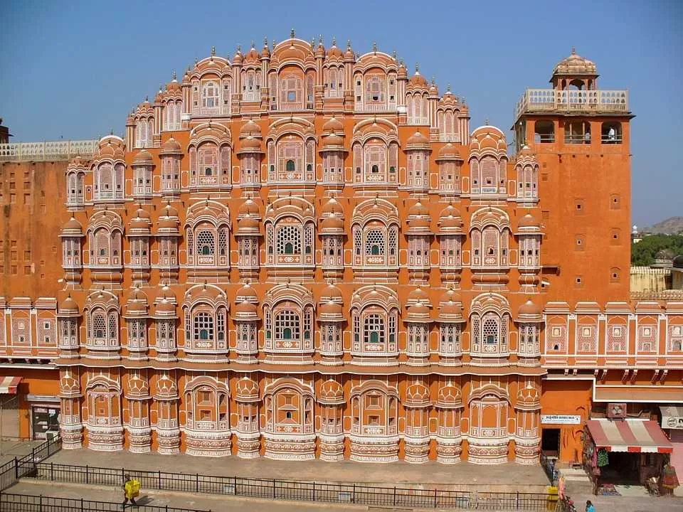 6 DAYS, 3 MARVELS – EMBARK ON A GOLDEN TRIANGLE ADVENTURE