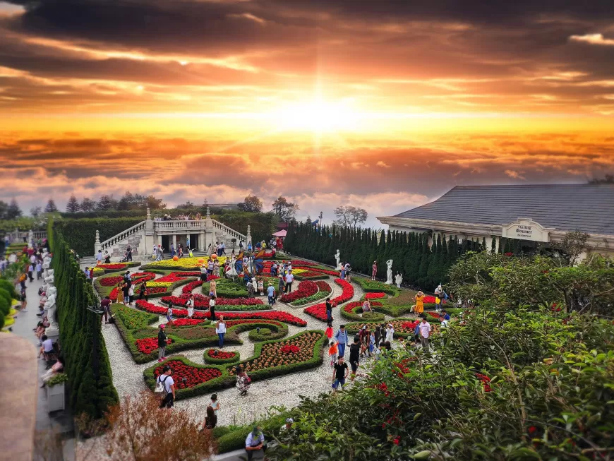 DISCOVER THE BEST OF VIETNAM & CAMBODIA