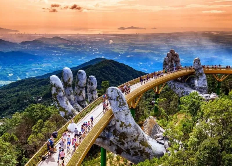 DISCOVER THE BEST OF VIETNAM & CAMBODIA