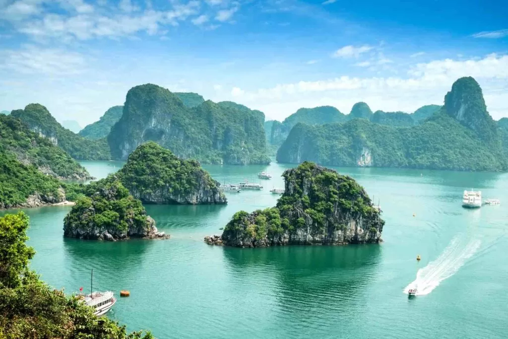 7 DAYS ENCHANTED VIETNAM JOURNEY: FROM CITY VIBES TO COASTAL CHARMS
